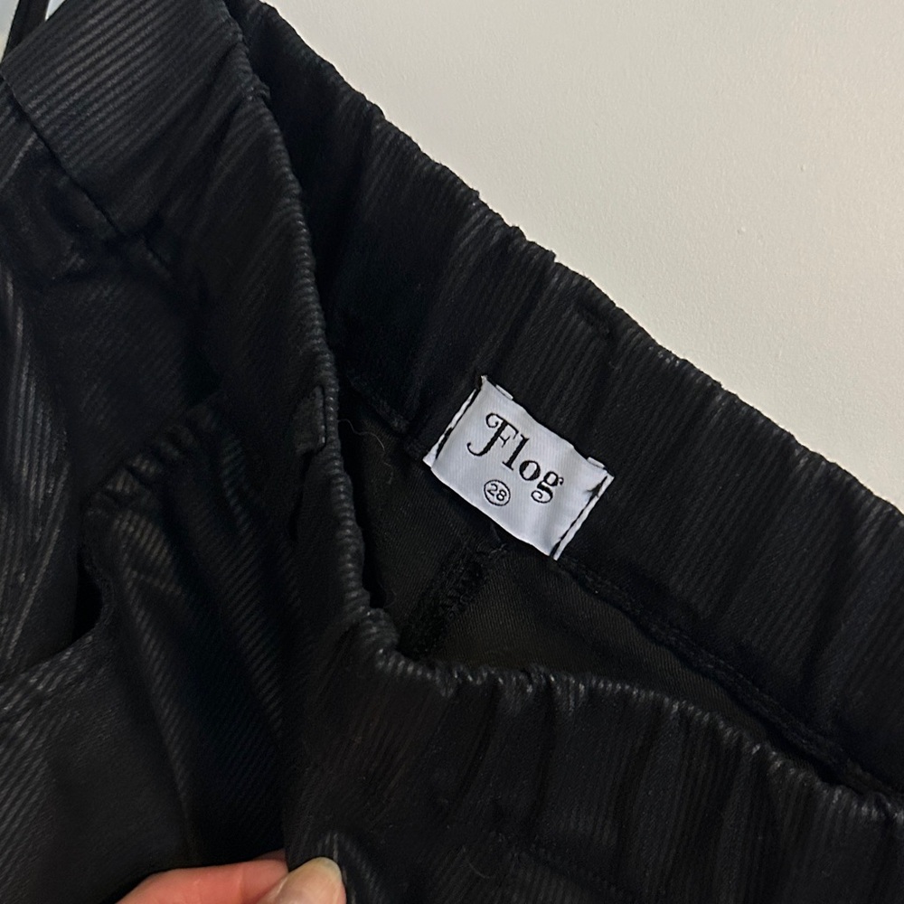 Flos Black Skinny Pants for Women